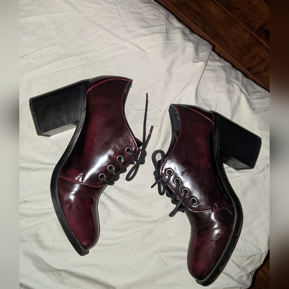 Women's Burgundy Lace-Up Block Heel Oxford Shoes - Picture 4 of 7